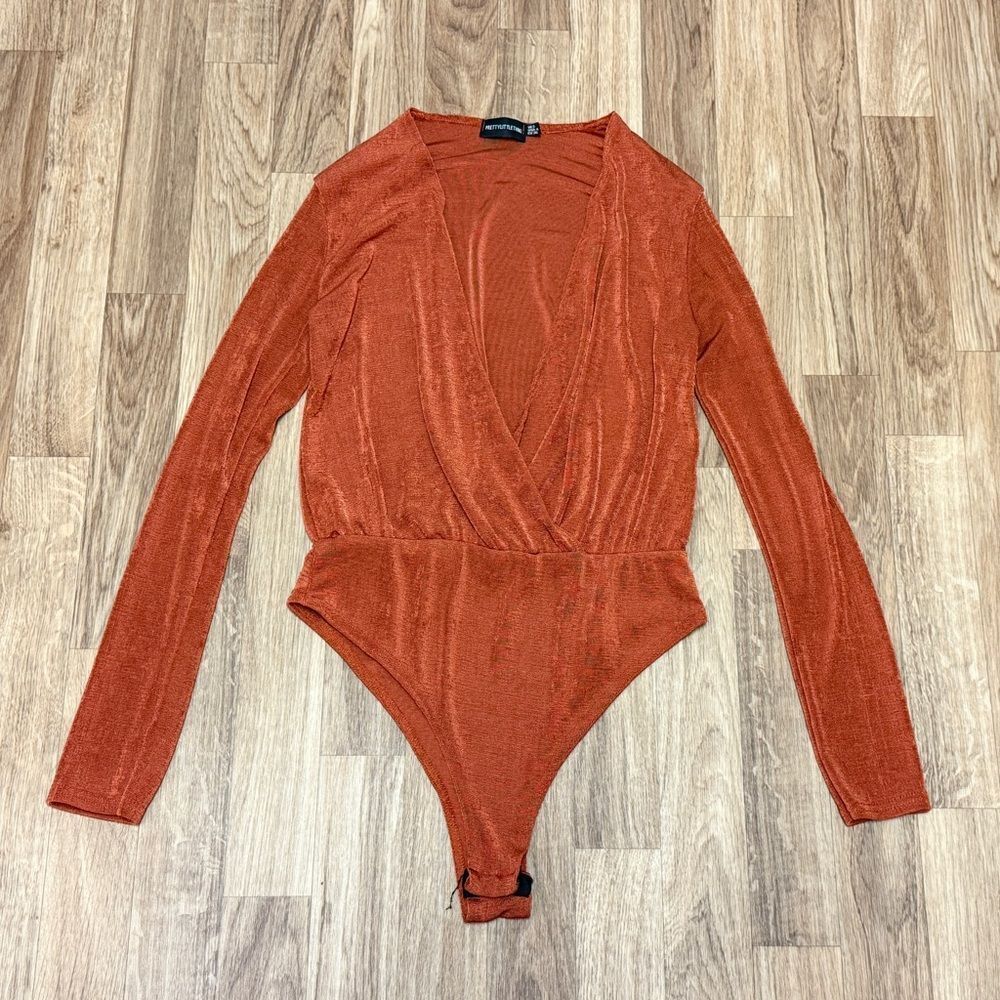 PrettyLittleThing‎ Rust Orange Metallic Long Sleeve Plunge Wrap Bodysuit Size 4